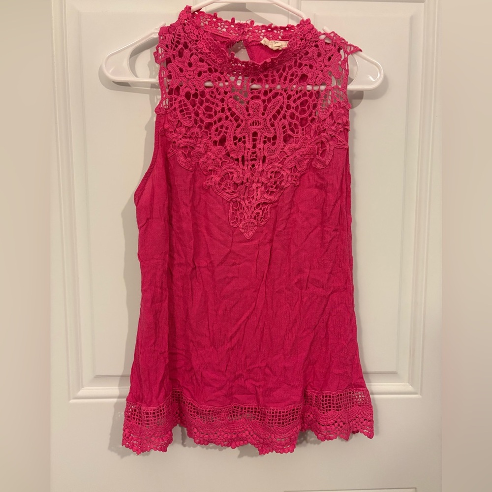 Entro Women’s Medium Pink Crocheted Sleeveless Top In Good Used Condition